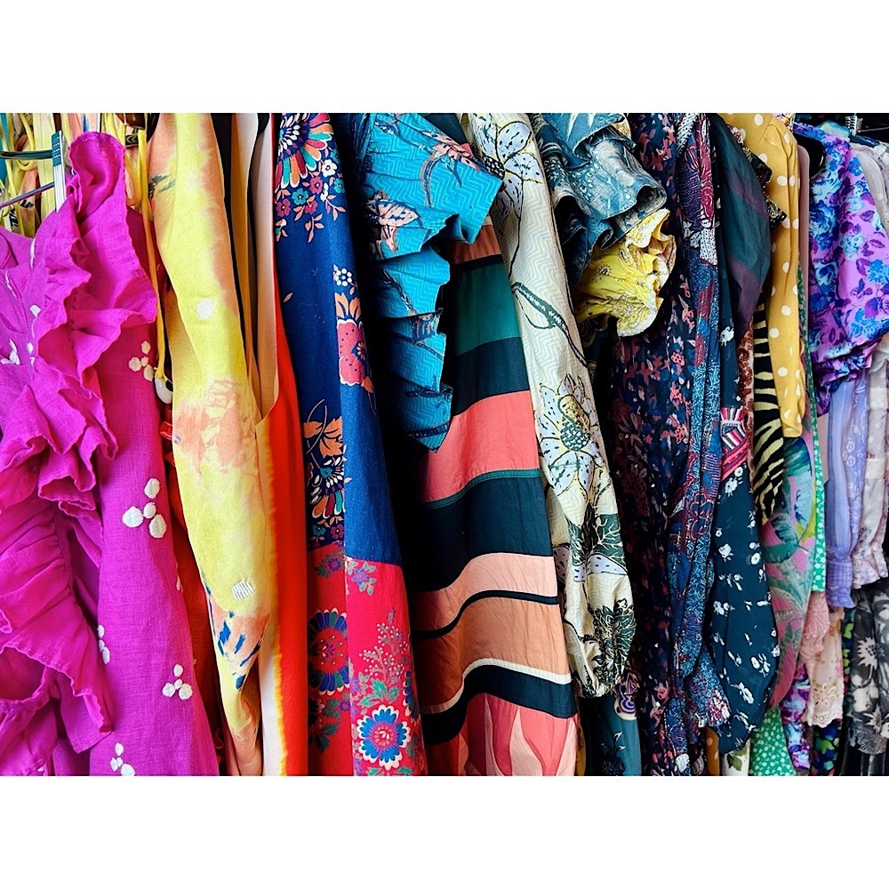 Like this Listing to Bookmark My Closet! - Picture 6 of 8